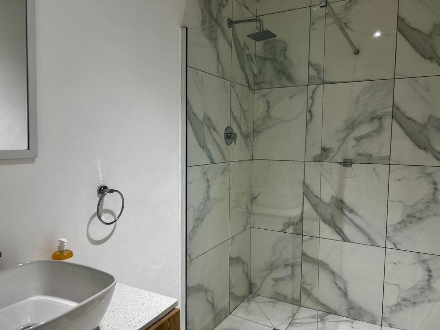 To Let 1 Bedroom Property for Rent in Sea Point Western Cape